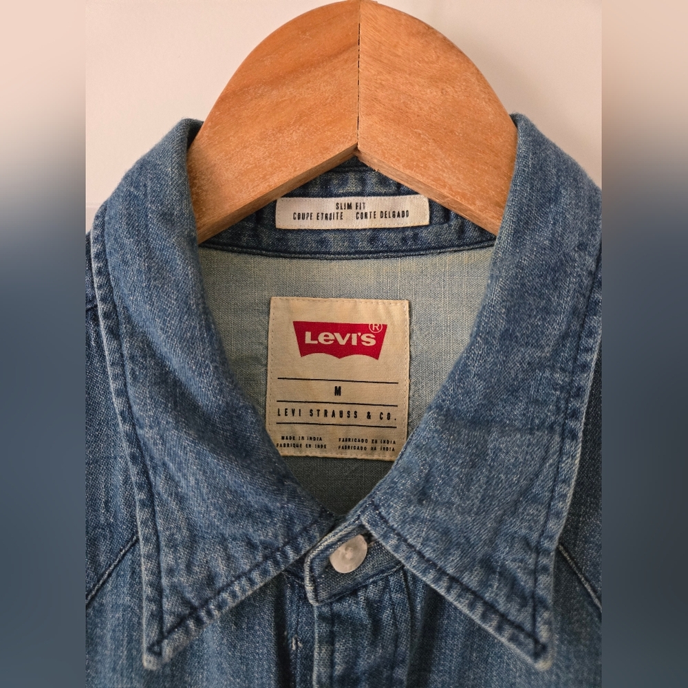 Levis Short Sleeve Denim Shirt - Picture 3 of 6